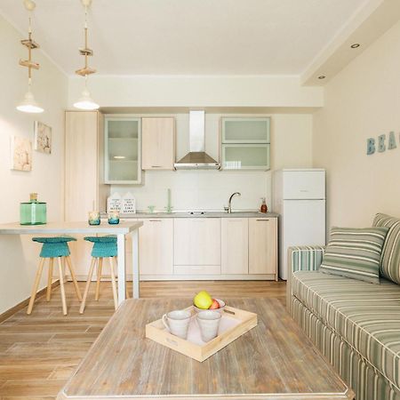 Enastron Apartment Pefkochori Bagian luar foto