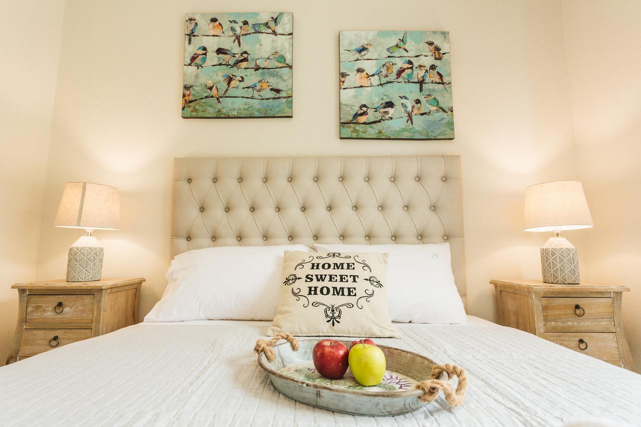 Enastron Apartment Pefkochori Bagian luar foto