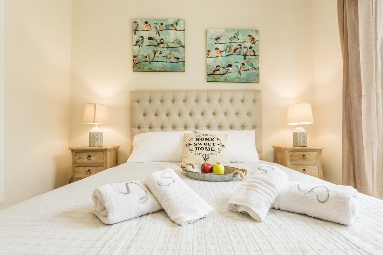Enastron Apartment Pefkochori Bagian luar foto