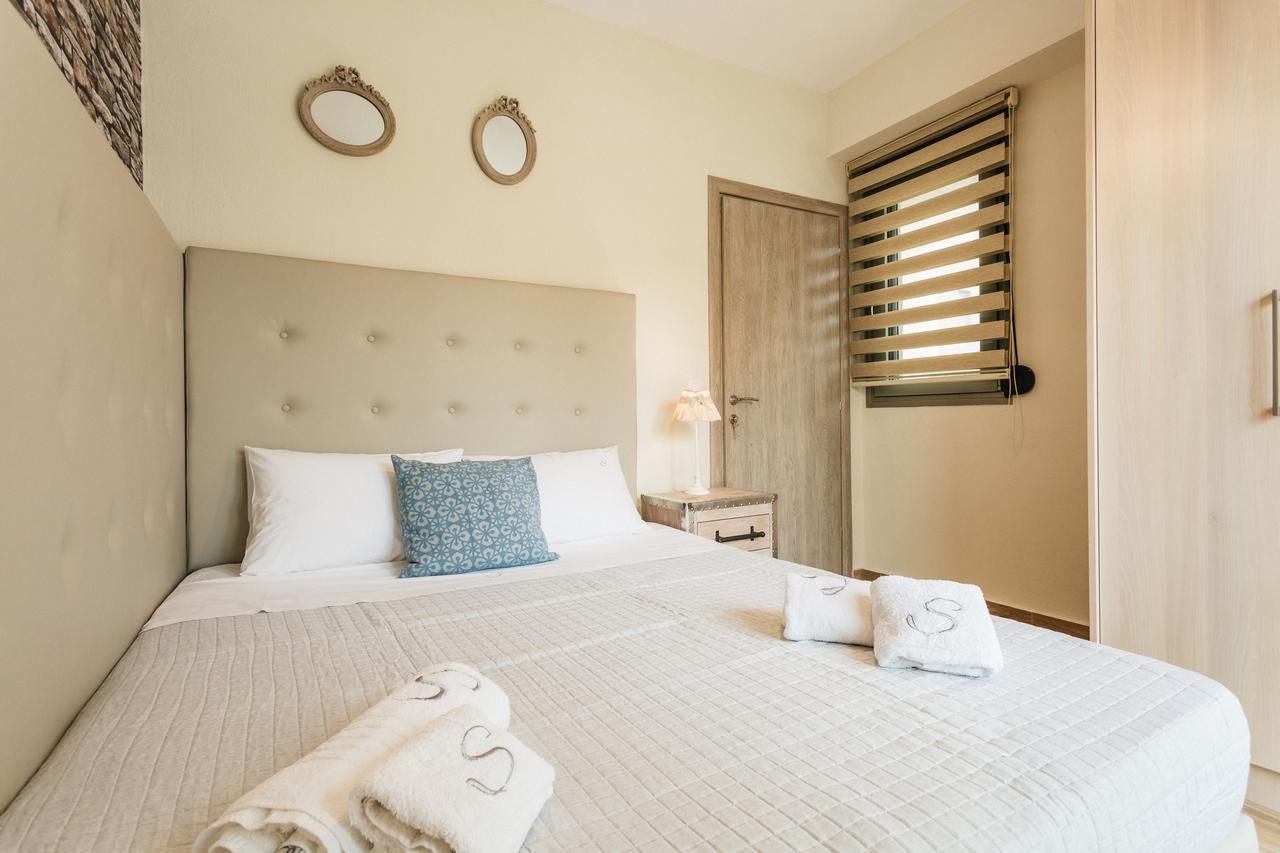 Enastron Apartment Pefkochori Bagian luar foto