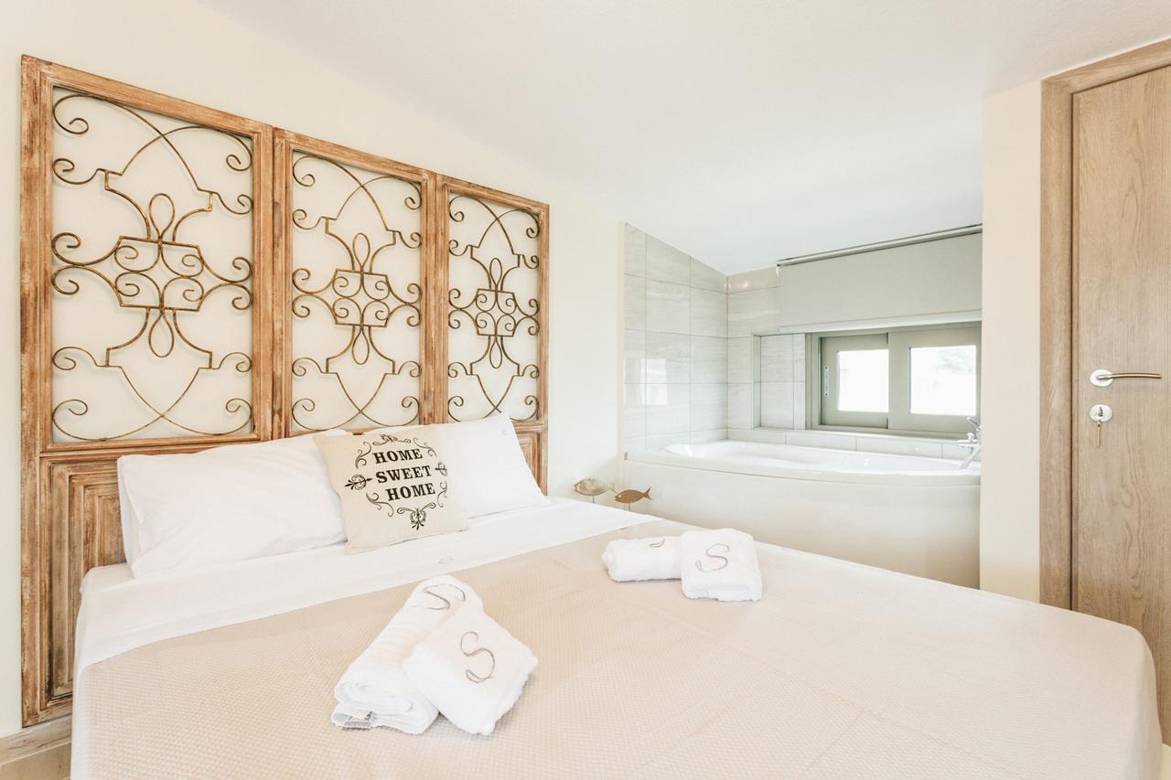 Enastron Apartment Pefkochori Bagian luar foto