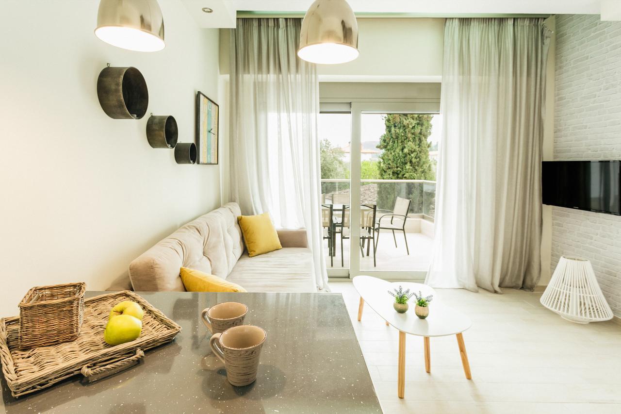 Enastron Apartment Pefkochori Bagian luar foto